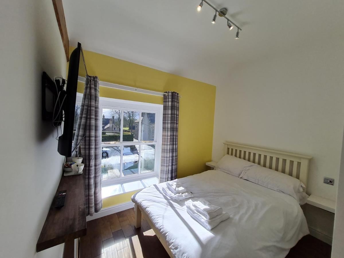 Peak District, The Greyhound Inn, Warslow Circa 1750 Extérieur photo
