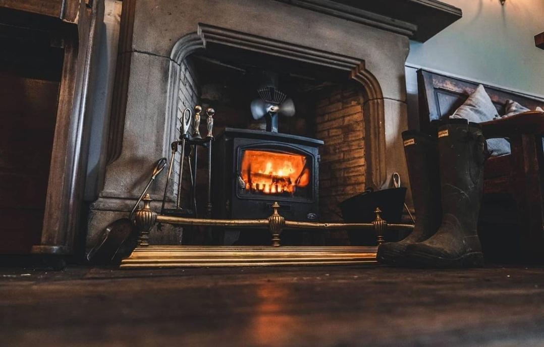 Peak District, The Greyhound Inn, Warslow Circa 1750 Extérieur photo