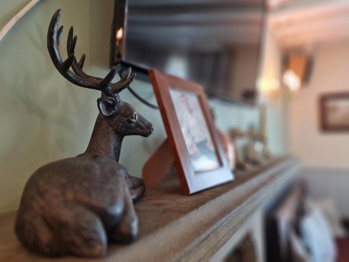 Peak District, The Greyhound Inn, Warslow Circa 1750 Extérieur photo